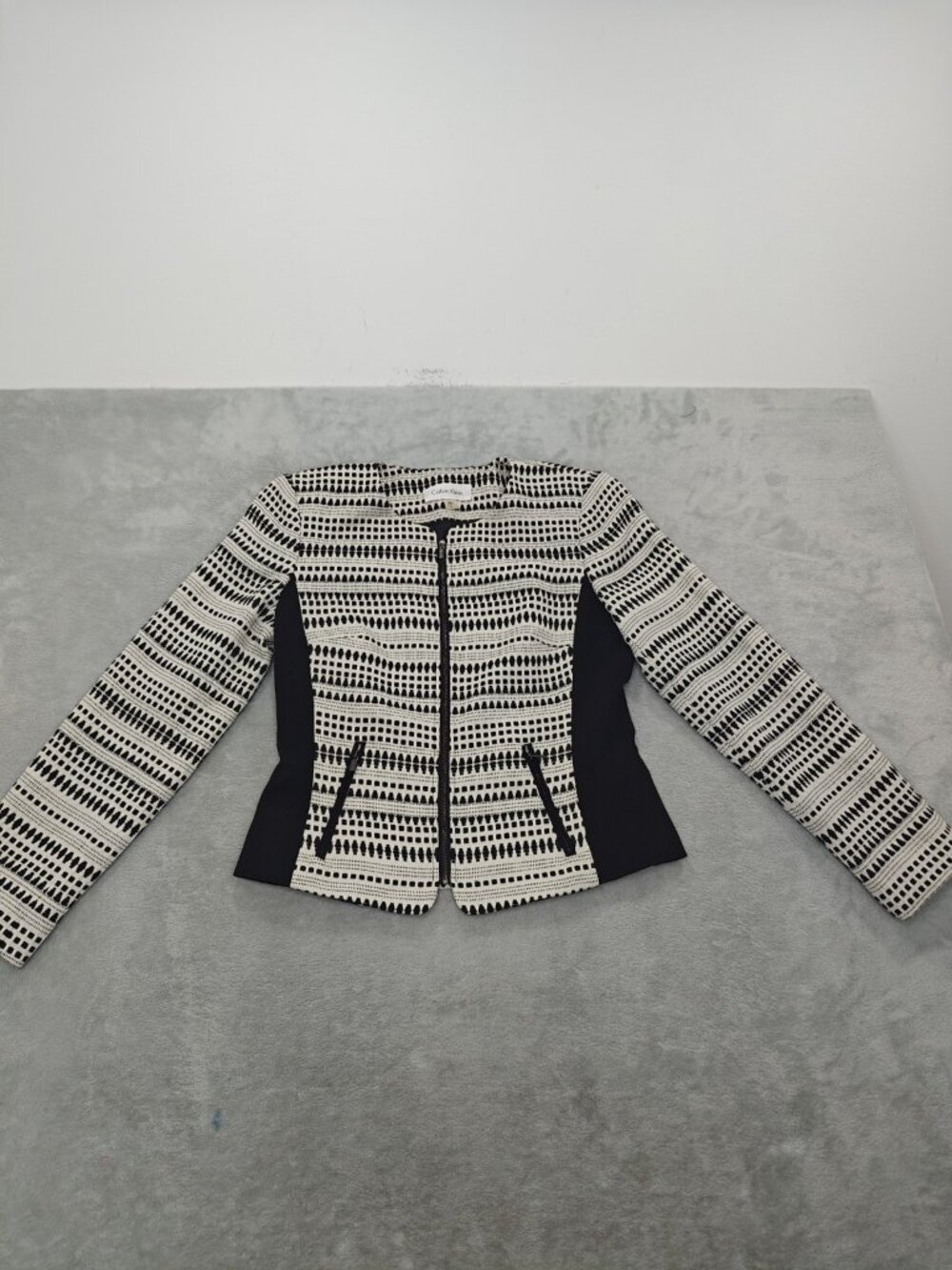 Calvin Klein Women's White/Black Pattern Blazer Zip Up, Size 6